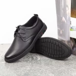 Moški čevlji iz naravnega usnja W2200 Črna | Mels