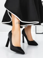 Čevlji z debelo peto 3DC36 Črna | Mei