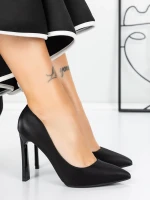 Čevlji z debelo peto 3DC36 Črna | Mei
