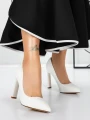 Čevlji z debelo peto 3DC36 Bela | Mei