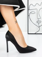 Čevlji z debelo peto 3DC36 Črna | Mei