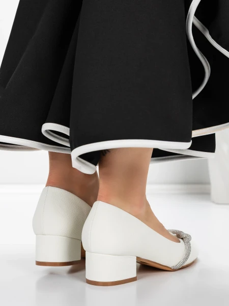 Čevlji z nizko peto 3XKK99 Bela | Mei