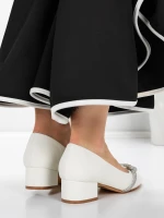 Čevlji z nizko peto 3XKK99 Bela | Mei