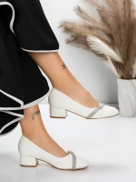 Čevlji z nizko peto 3XKK99 Bela | Mei